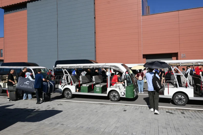 2025-摆渡车.jpg